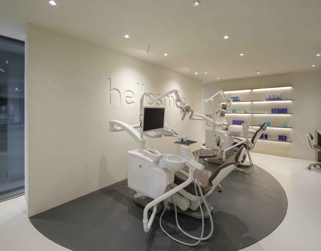 Patient examination room at Hello Smile Dental Clinic & Shop.