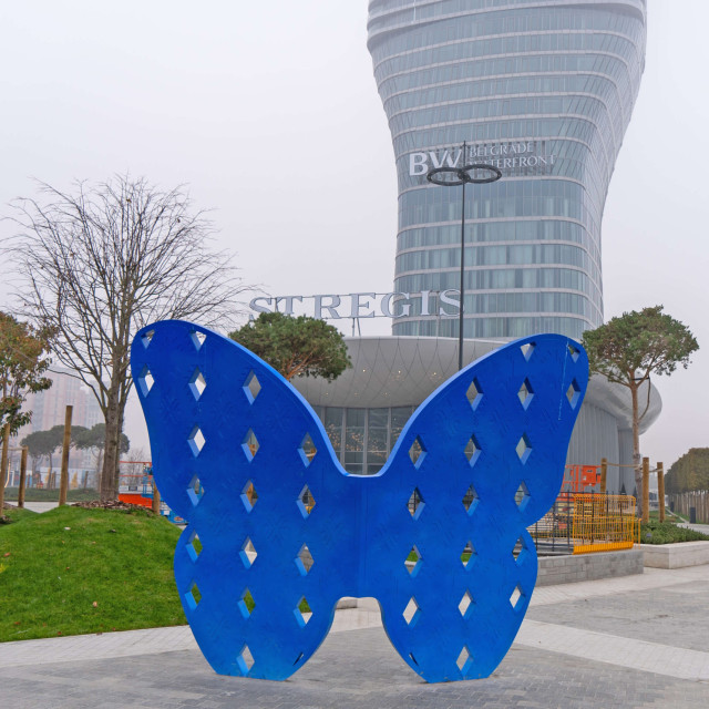 Sculture Heaven on Earth at Belgrade Waterfront